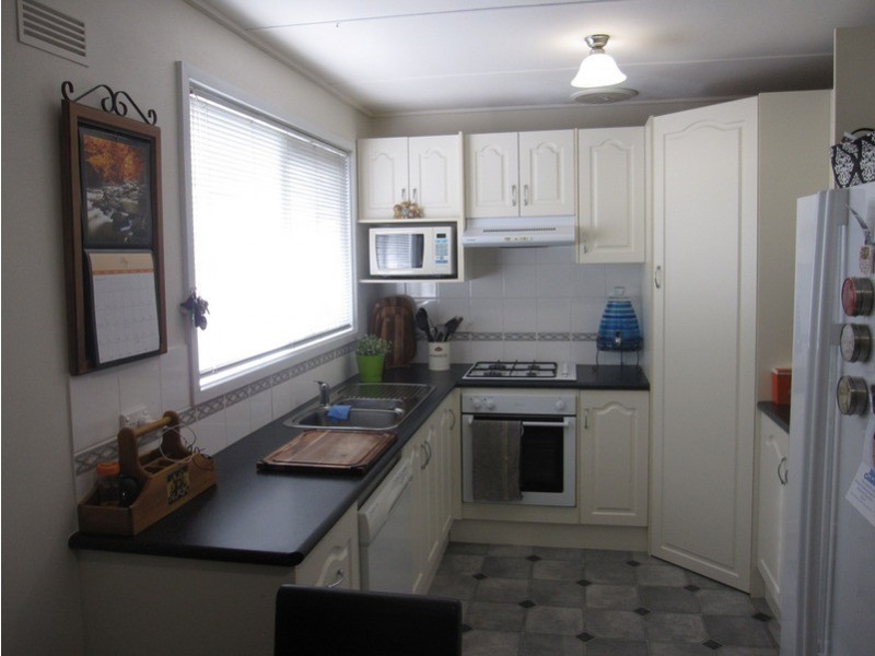 2 Blackwood  Place, Morwell VIC 3840