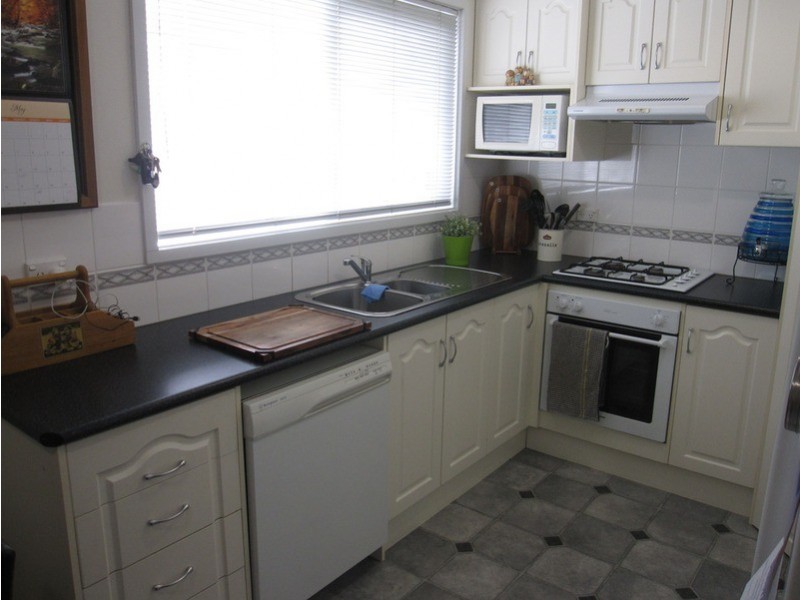 2 Blackwood  Place, Morwell VIC 3840