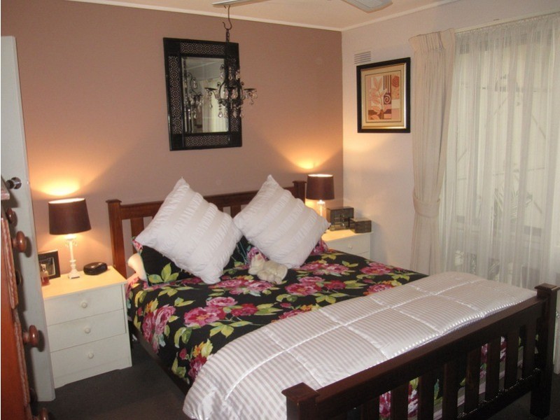 2 Blackwood  Place, Morwell VIC 3840