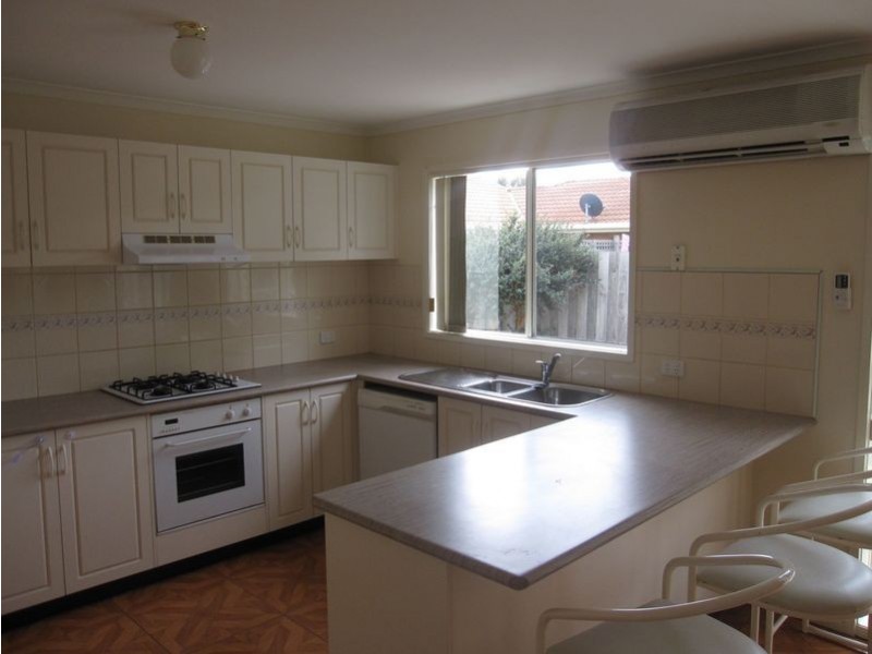 2/9 Chestnut Avenue, Morwell VIC 3840