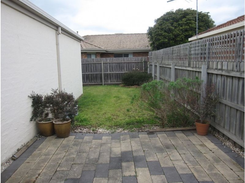 2/9 Chestnut Avenue, Morwell VIC 3840