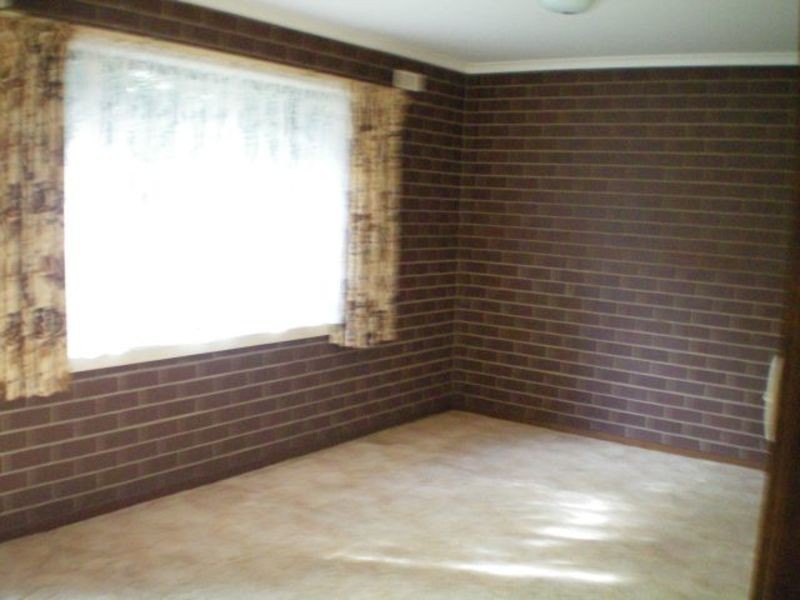 2/2 Gladstone Street, Moe VIC 3825