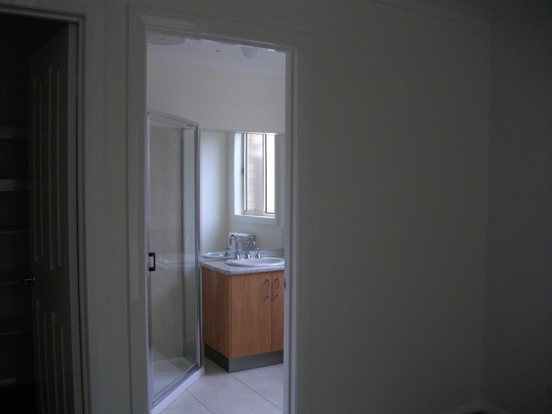 16 Cobon Court, Morwell VIC 3840