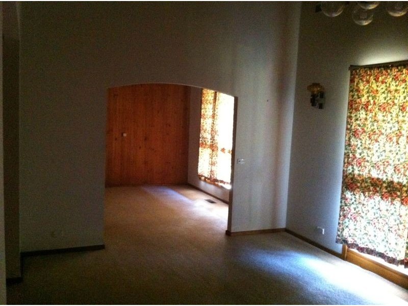 2 Brownbill Street, Moe VIC 3825