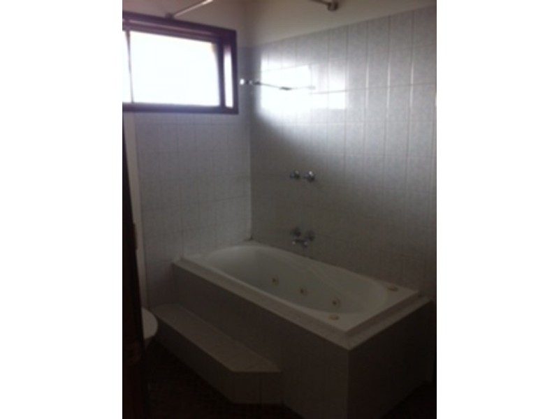 8/15 Well Street, Morwell VIC 3840