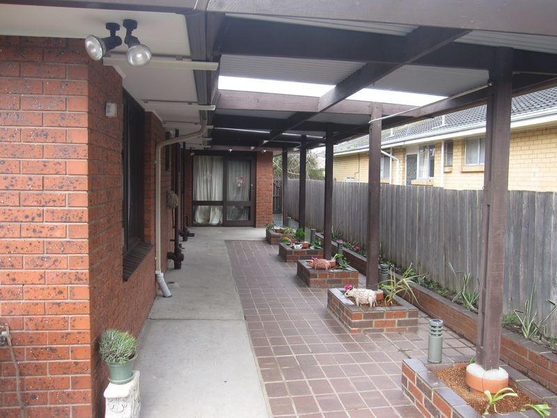 17 Gillies Crescent, Morwell VIC 3840