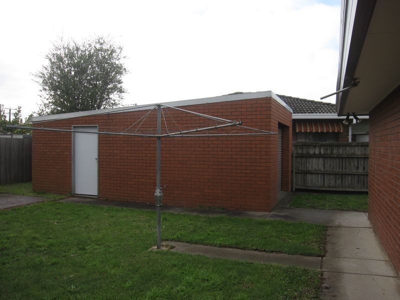 17 Gillies Crescent, Morwell VIC 3840