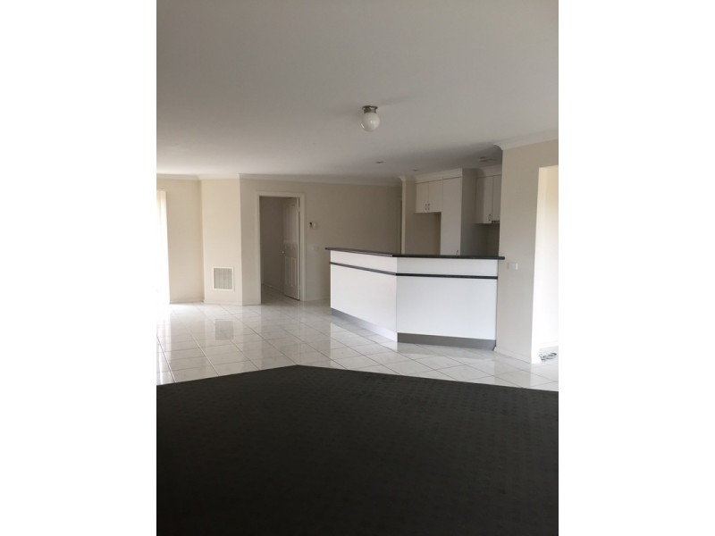 15 Parklands Place, Morwell VIC 3840