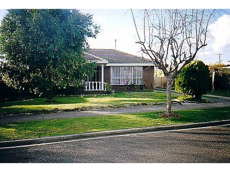 4 Stanley Place, Yinnar VIC 3869