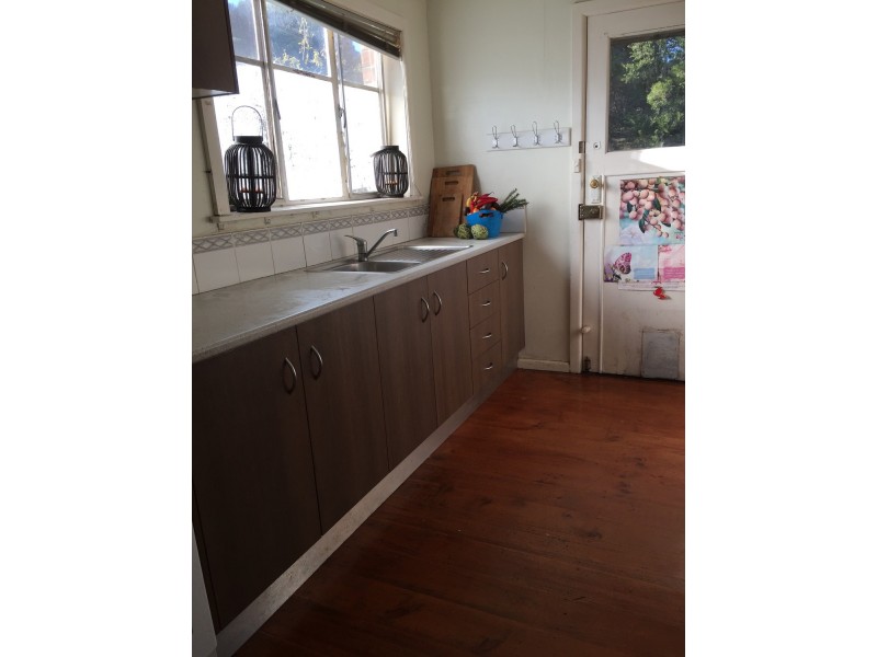 2/10 Jennifer Street, Morwell VIC 3840