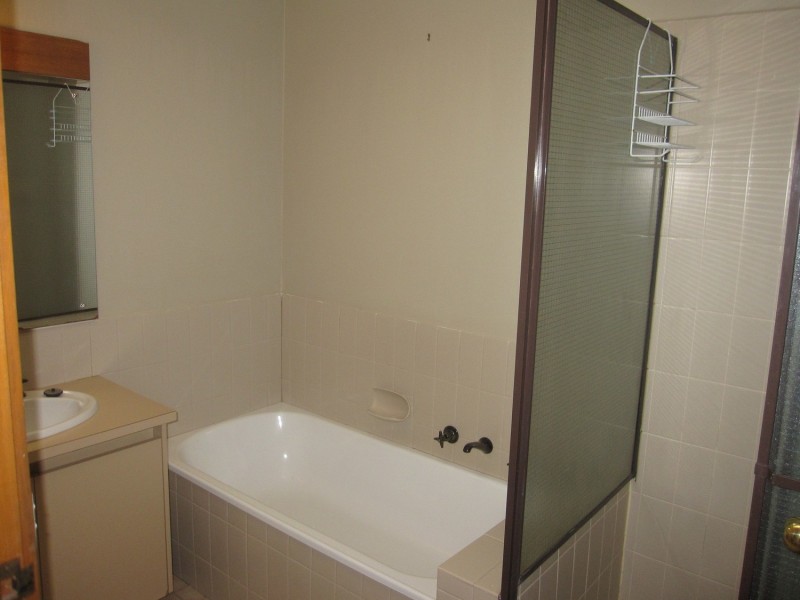 12 Strath Place, Morwell VIC 3840