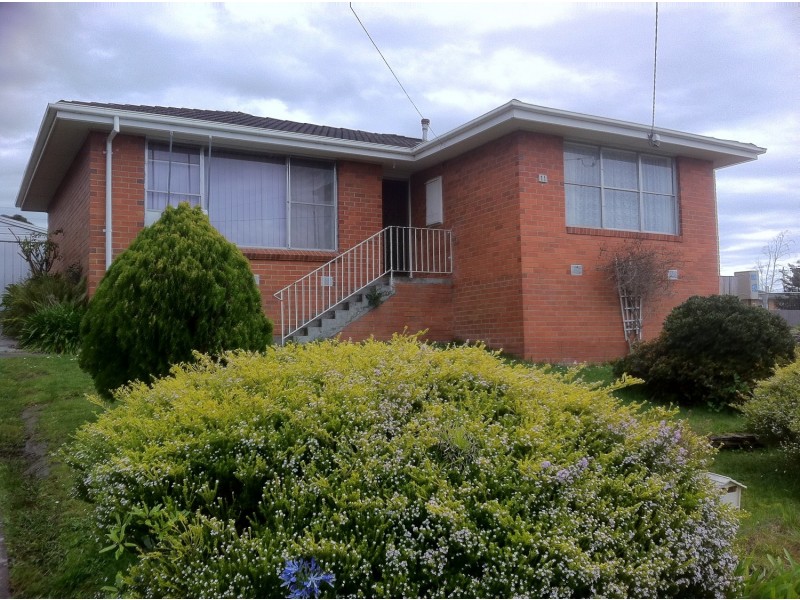 11 Dunbar Grove, Churchill VIC 3842