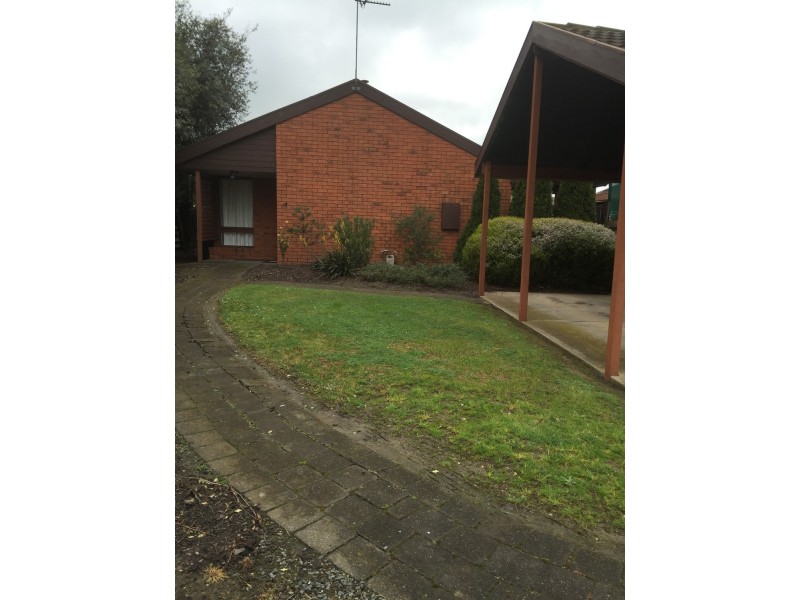 13 Strath Place, Morwell VIC 3840