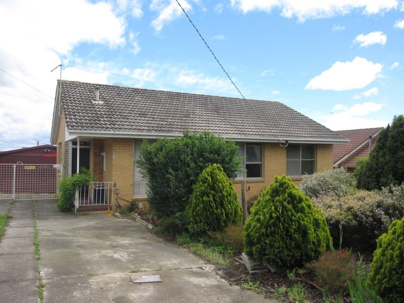 32 Heesom Crescent, Churchill VIC 3842