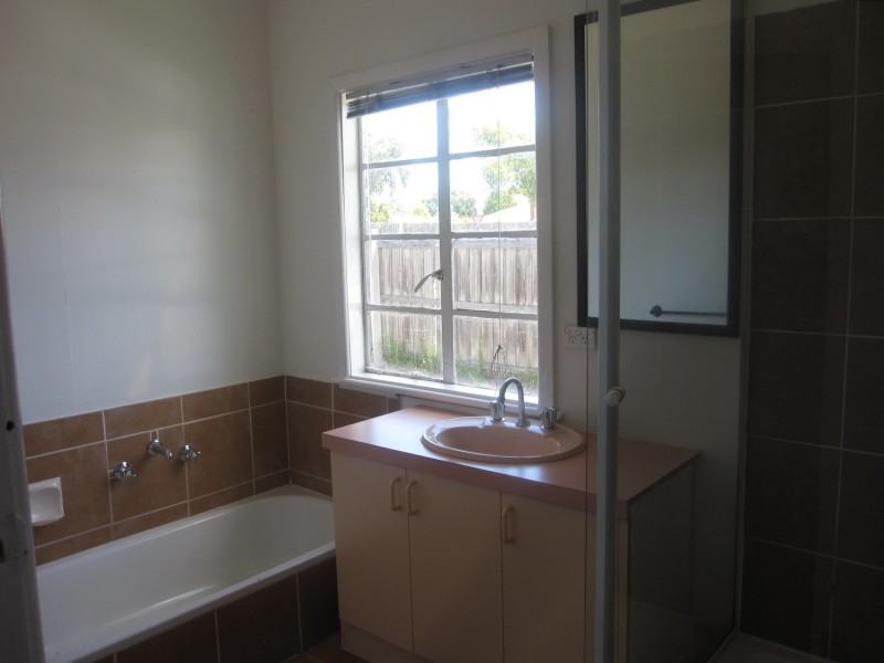 16 Madden Street, Morwell VIC 3840