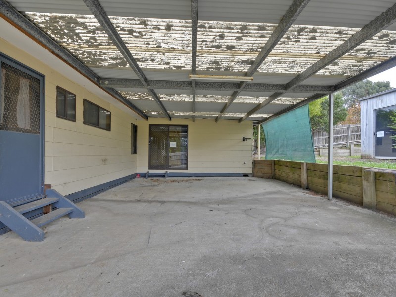 33 Giles Street, Mirboo North VIC 3871