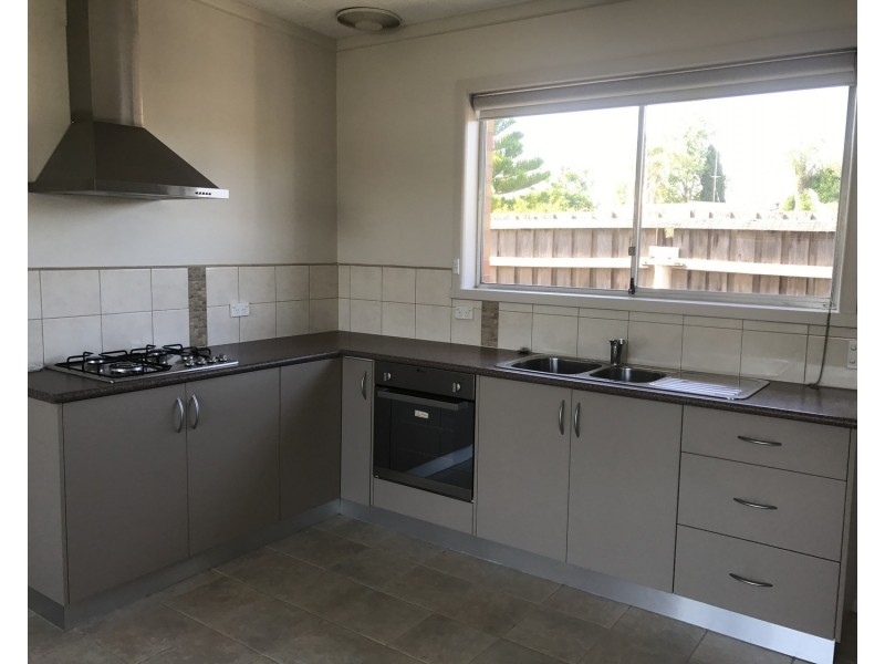 1/26 Cherry Crescent, Morwell VIC 3840