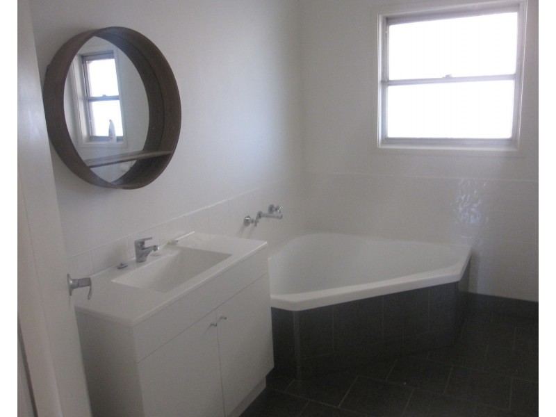 2 Banksia Crescent, Churchill VIC 3842