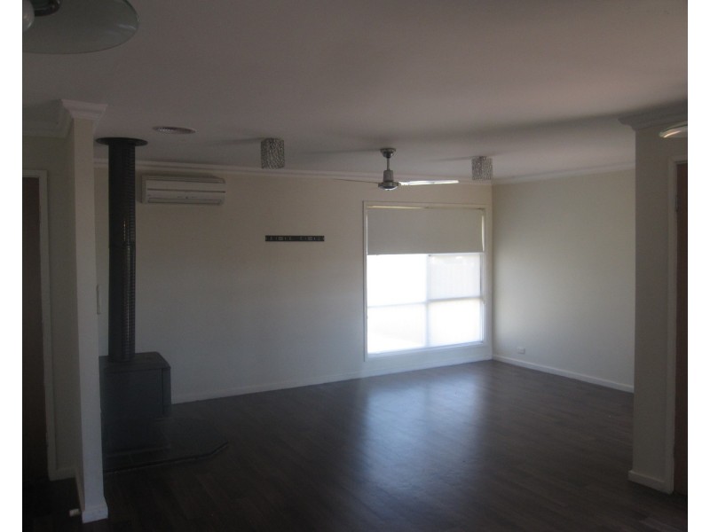 2 Banksia Crescent, Churchill VIC 3842