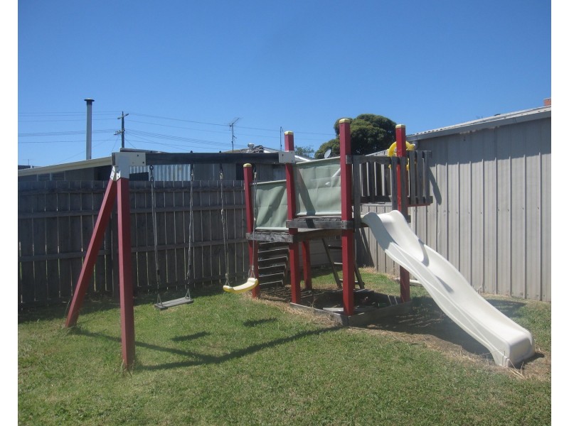 2 Banksia Crescent, Churchill VIC 3842