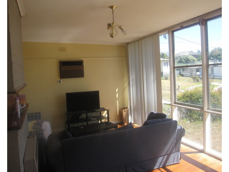 16 Dunbar Avenue, Morwell VIC 3840