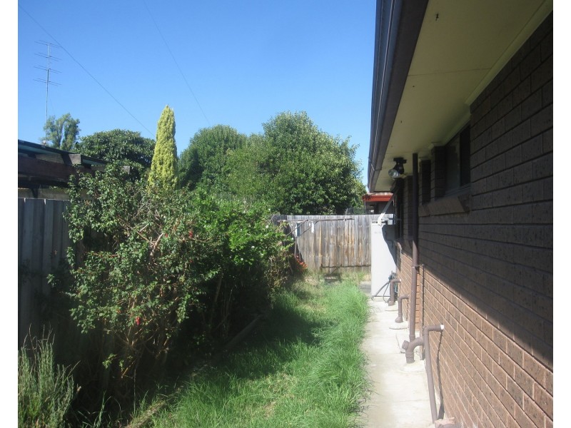 2/28 Bridle Road, Morwell VIC 3840
