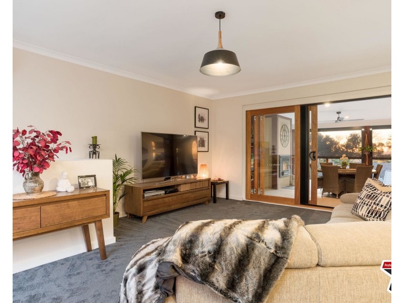 5 West Hill Drive, Mount Evelyn VIC 3796