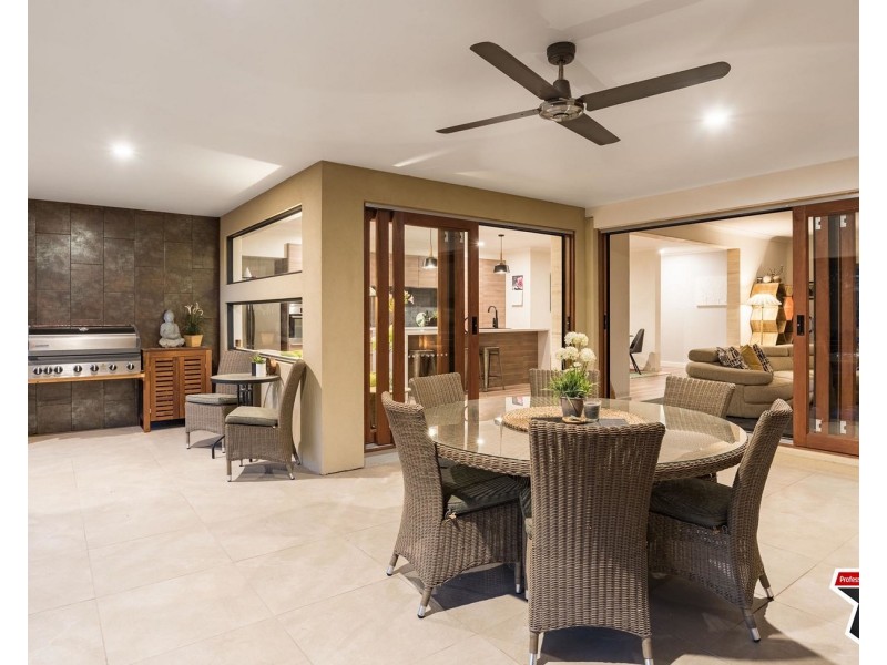 5 West Hill Drive, Mount Evelyn VIC 3796