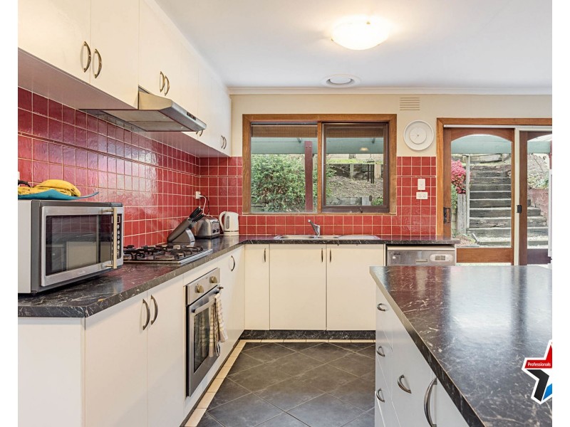 132 Quinn Crescent, Mount Evelyn VIC 3796