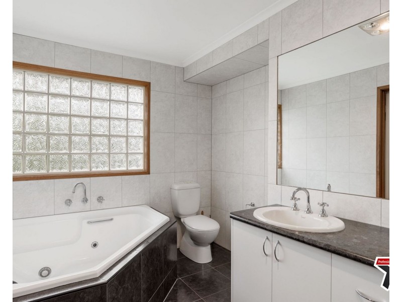 14 Kemp Avenue, Mount Evelyn VIC 3796