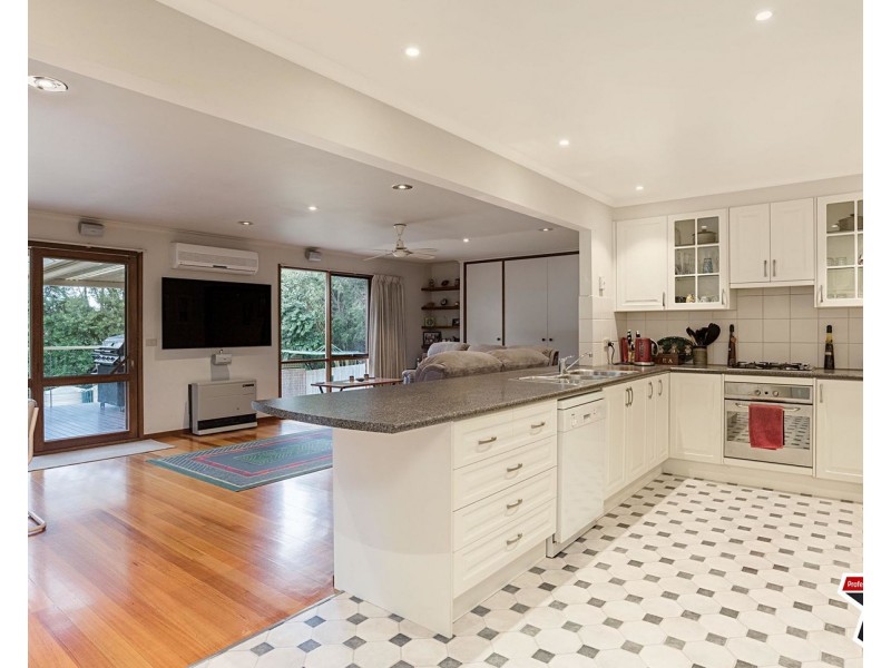 14 Kemp Avenue, Mount Evelyn VIC 3796