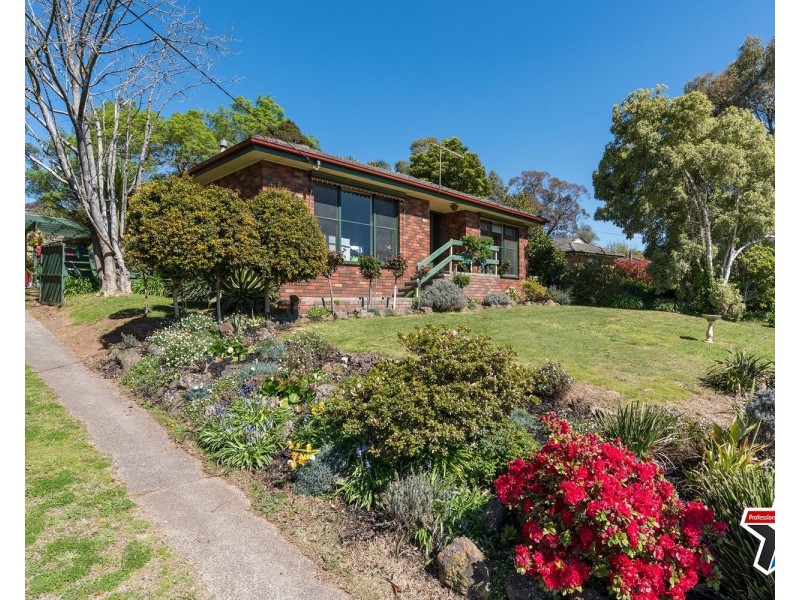 19 Elsie Street, Wandin North VIC 3139