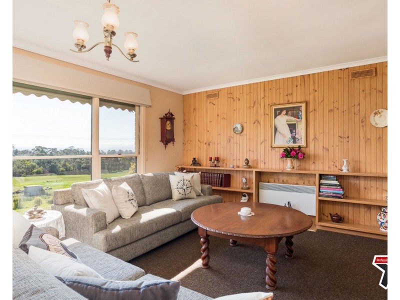 19 Elsie Street, Wandin North VIC 3139