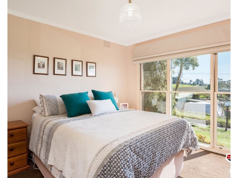 19 Elsie Street, Wandin North VIC 3139