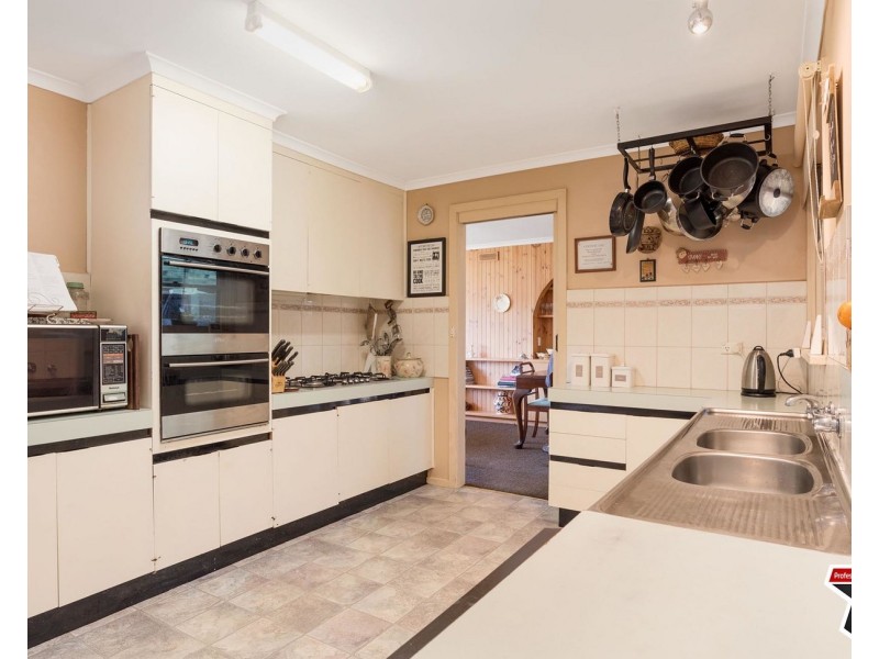 19 Elsie Street, Wandin North VIC 3139