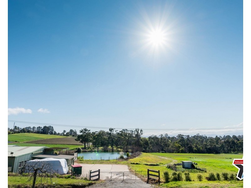 19 Elsie Street, Wandin North VIC 3139