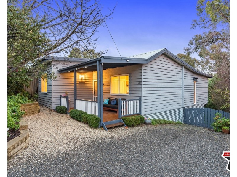 54 Russell Street, Mount Evelyn VIC 3796