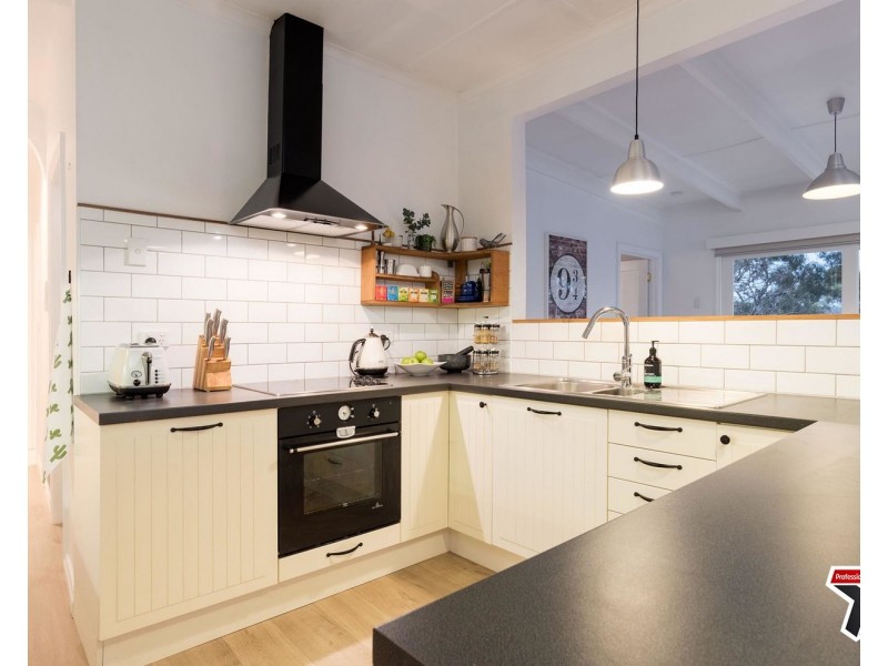 54 Russell Street, Mount Evelyn VIC 3796