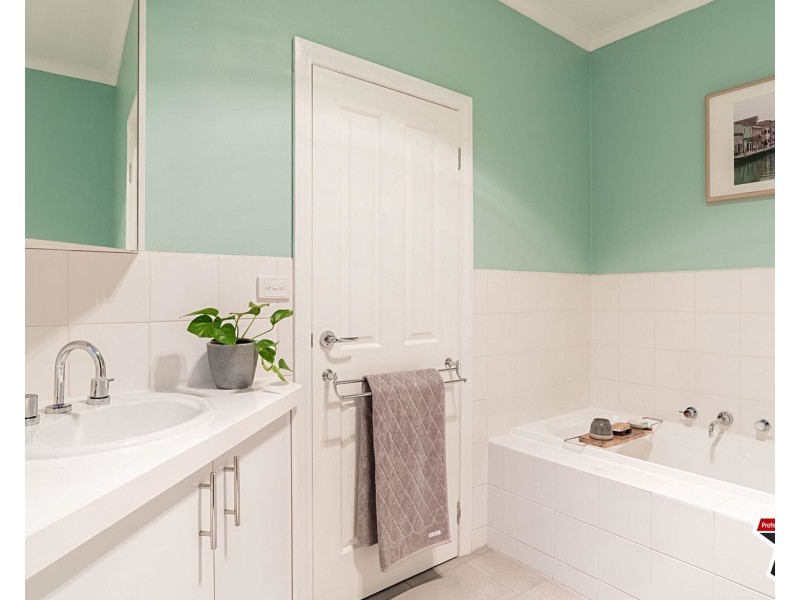 54 Russell Street, Mount Evelyn VIC 3796