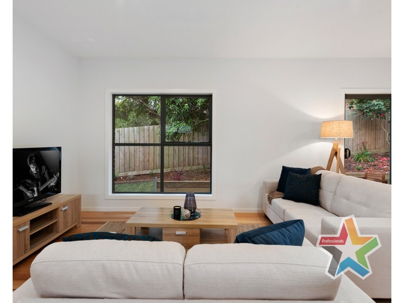 33a Lemongrove Crescent, Croydon Hills VIC 3136