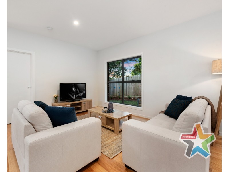 33a Lemongrove Crescent, Croydon Hills VIC 3136