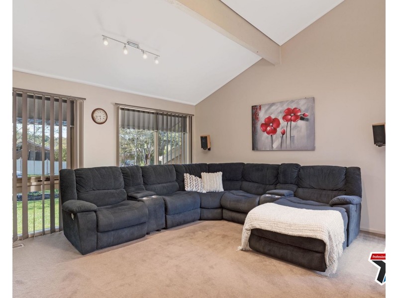2 Summerhill Park Drive, Mooroolbark VIC 3138