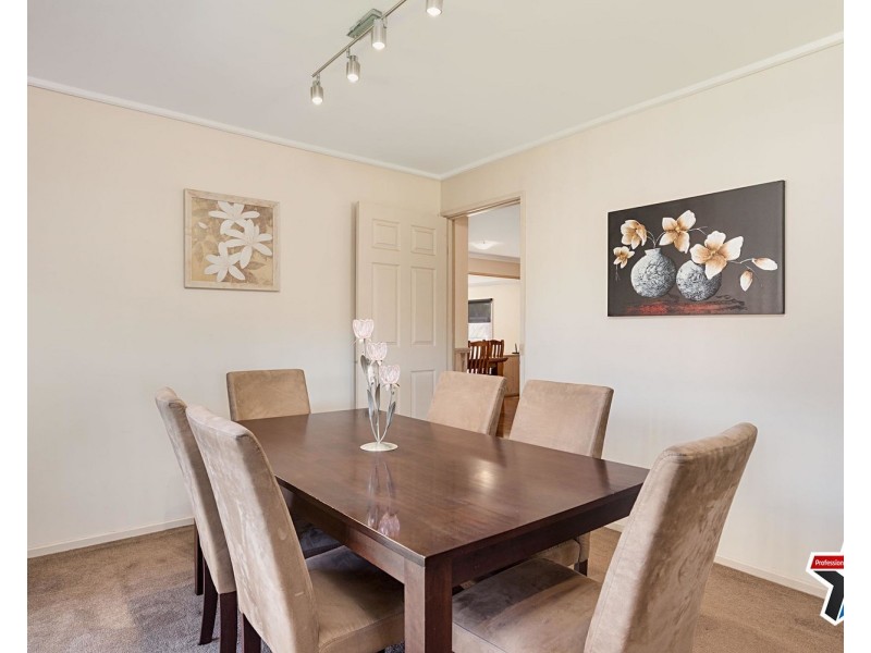 2 Summerhill Park Drive, Mooroolbark VIC 3138