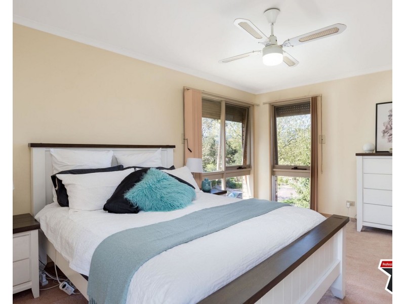 2 Summerhill Park Drive, Mooroolbark VIC 3138