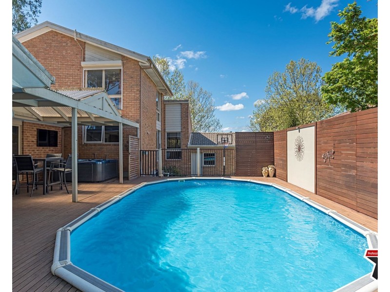 2 Summerhill Park Drive, Mooroolbark VIC 3138