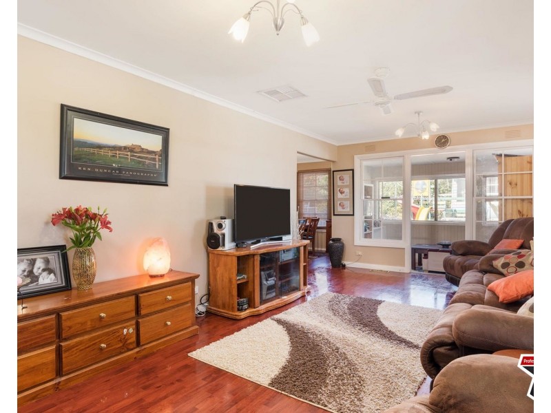 2 Williams Crescent, Woori Yallock VIC 3139