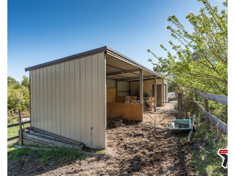 2 Williams Crescent, Woori Yallock VIC 3139