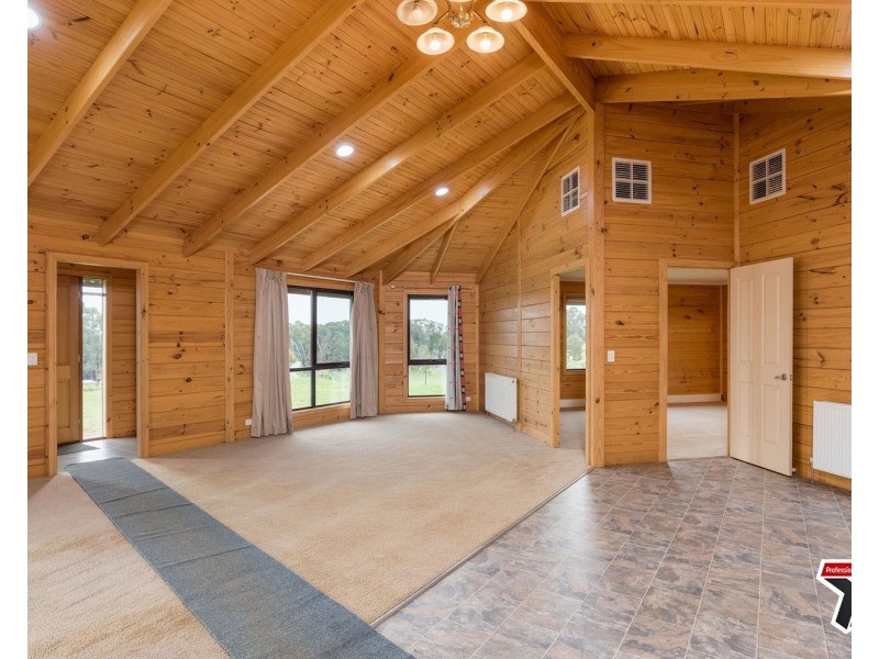 10 Shirley Lane, Healesville VIC 3777