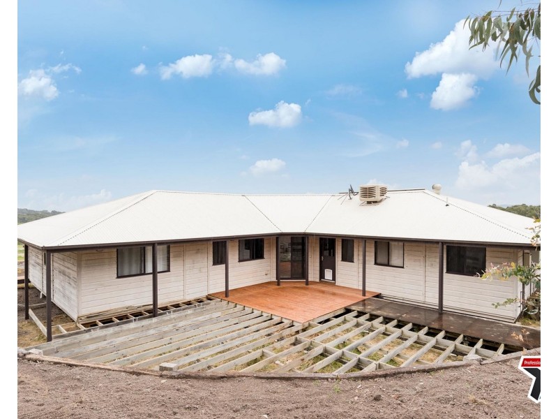 10 Shirley Lane, Healesville VIC 3777