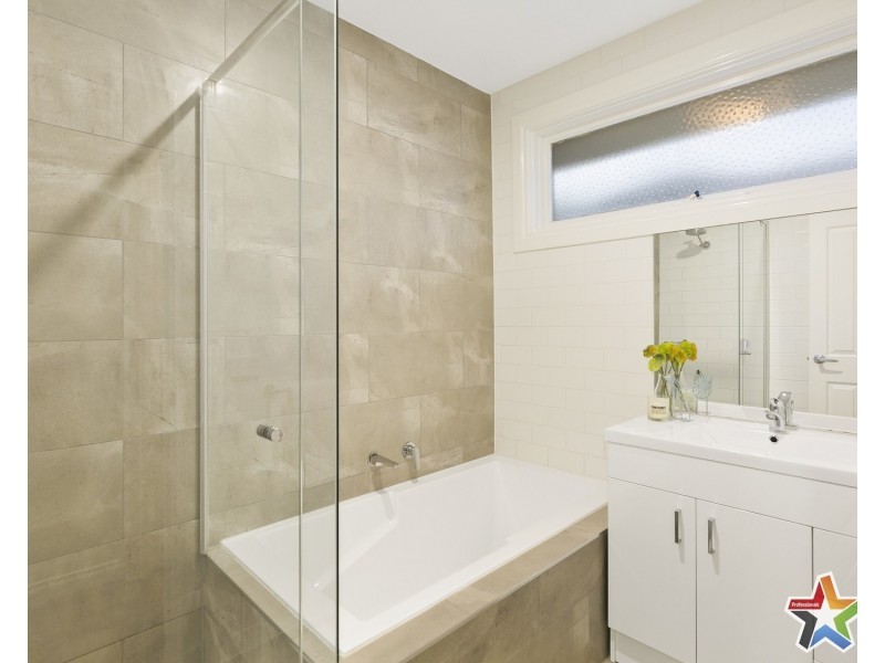 6 Geoffrey Drive, Kilsyth VIC 3137